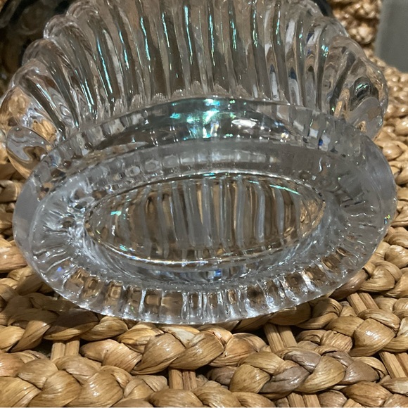 Mikasa Vintage Oval Scallop Cut Clear Crystal Glass Vase - Picture 7 of 8